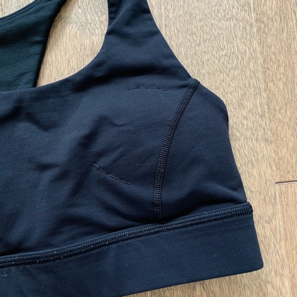 *SOLD* LULULEMON Circuit breaker bra black size 4 - Picture 6 of 14